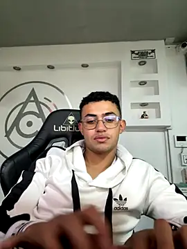 Thonny-becker online show from November 2, 2025, 11:54 pm