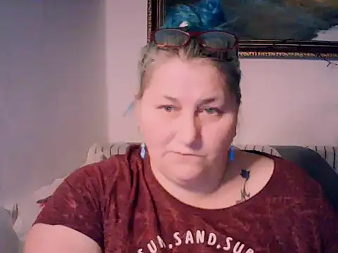 Snapshot of Marryllunax chatting on December 2, 2025, 3:25 pm Marryllunax online show from December 2, 2025, 3:25 pm