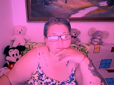 Snapshot of Marryllunax chatting on October 4, 2025, 7:26 pm Marryllunax online show from October 4, 2025, 7:26 pm