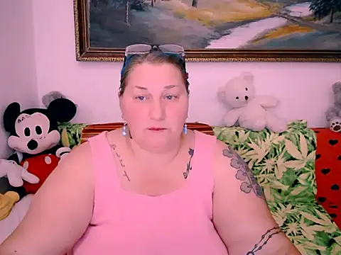 Snapshot of Marryllunax chatting on October 14, 2025, 7:14 pm Marryllunax online show from October 14, 2025, 7:14 pm