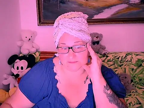 Snapshot of Marryllunax chatting on October 11, 2025, 6:53 pm Marryllunax online show from October 11, 2025, 6:53 pm