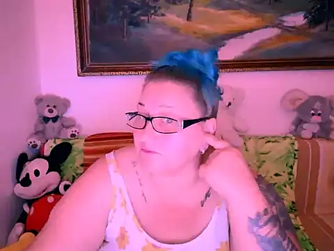 Snapshot of Marryllunax chatting on October 10, 2025, 5:25 pm Marryllunax online show from October 10, 2025, 5:25 pm