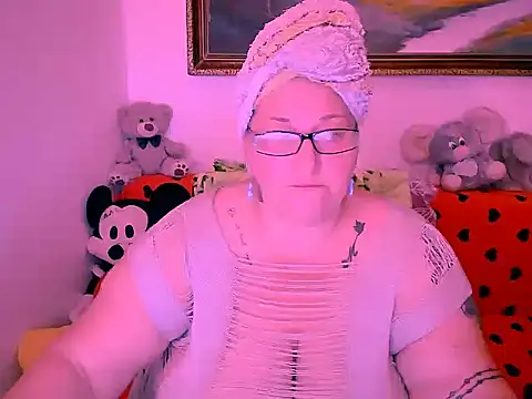 Snapshot of Marryllunax chatting on October 23, 2025, 7:01 pm Marryllunax online show from October 23, 2025, 7:01 pm