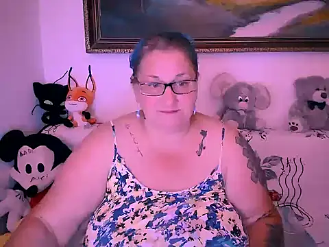 Snapshot of Marryllunax chatting on September 12, 2025, 7:46 pm Marryllunax online show from September 12, 2025, 7:46 pm