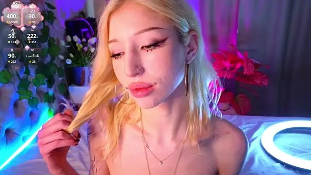 Snapshot of SallyCha chatting on May 4, 2026, 7:44 am SallyCha online show from May 4, 2026, 7:44 am