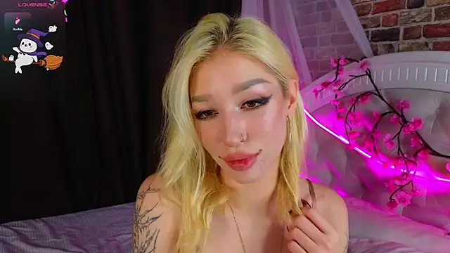 Snapshot of SallyCha chatting on November 6, 2025, 6:06 am SallyCha online show from November 6, 2025, 6:06 am