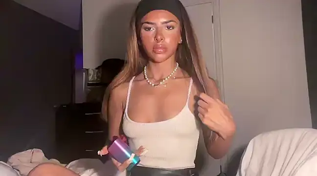 Snapshot of AngelFaye chatting on February 26, 2025, 1:46 am AngelFaye online show from February 26, 2025, 1:46 am