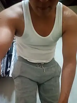 LuisMex1998 online show from February 5, 2026, 9:43 pm