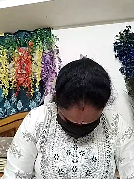 Tamil Aathira online show from November 13, 2025, 5:28 pm