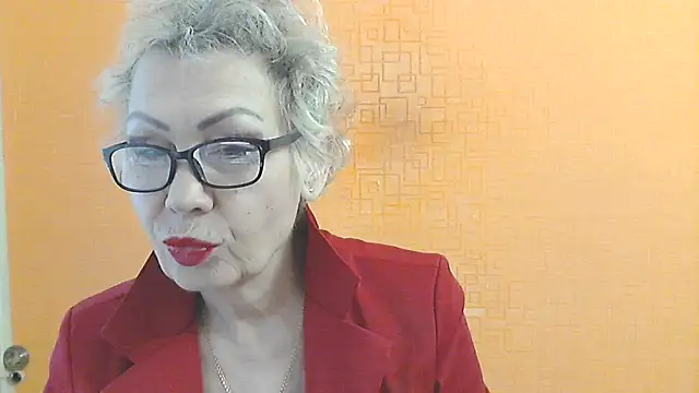 NessyJenixs online show from February 8, 2026, 8:34 am