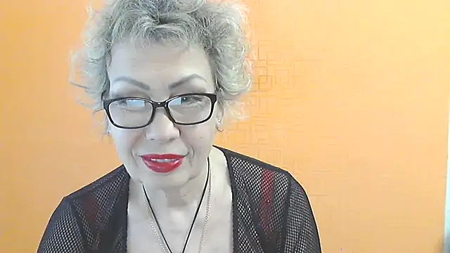 NessyJenixs online show from April 18, 2026, 7:11 am