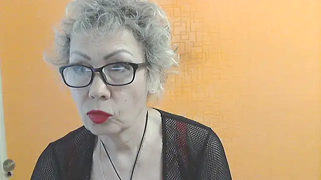 NessyJenixs online show from March 31, 2026, 6:37 am