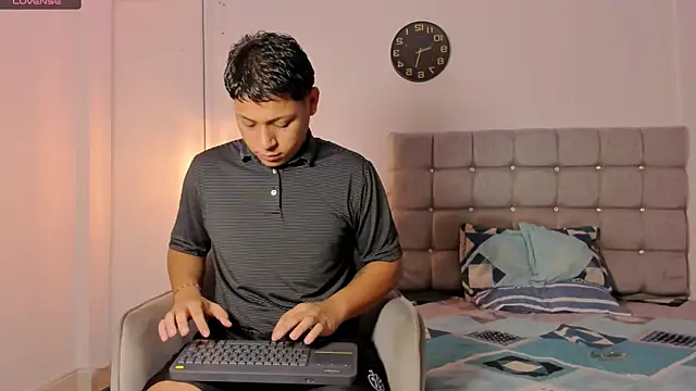 Tylerdrdn online show from November 20, 2025, 5:30 am