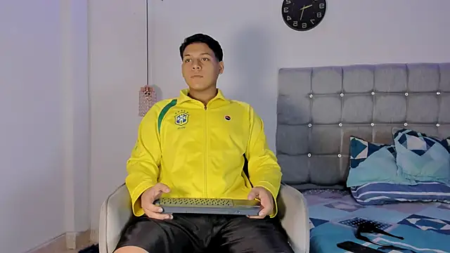 Tylerdrdn online show from November 16, 2025, 5:56 am