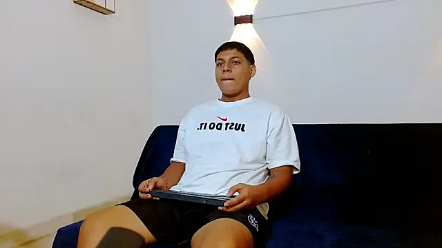 Tylerdrdn online show from October 30, 2025, 9:01 pm