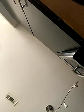 theprettysoles online show from October 25, 2025, 4:51 pm