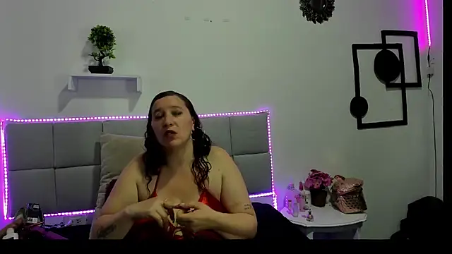 Madisson Housse online show from March 14, 2025, 10:27 pm