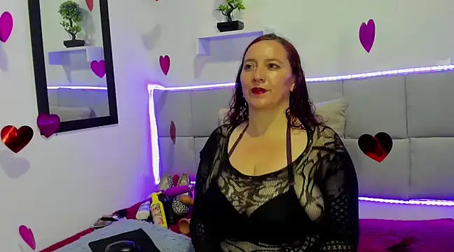 Madisson Housse online show from February 22, 2025, 10:52 pm