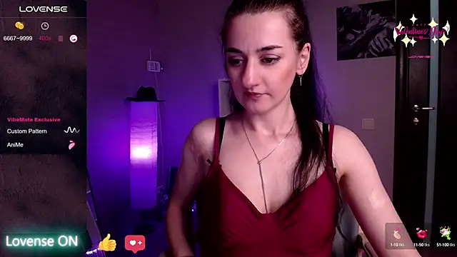 Snapshot of JessicaAlfo chatting on February 4, 2025, 12:11 pm JessicaAlfo online show from February 4, 2025, 12:11 pm
