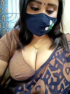 Queenflowerr online show from April 17, 2026, 7:11 am