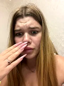 Snapshot of ella_zzz chatting on October 10, 2025, 7:25 pm ella zzz online show from October 10, 2025, 7:25 pm