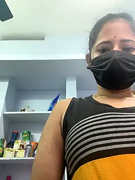 Snapshot of Hot_honey77 chatting on November 9, 2025, 9:02 am Hot honey77 online show from November 9, 2025, 9:02 am