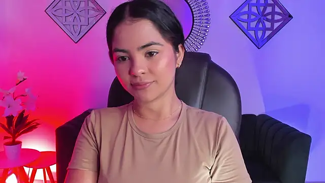 Layla Breezee online show from March 26, 2026, 11:08 am