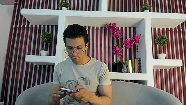 ApoloCruz online show from May 16, 2026, 3:38 am