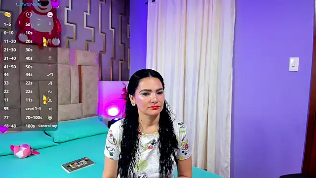 Snapshot of scarlet_hit chatting on March 11, 2025, 4:19 am scarlet hit online show from March 11, 2025, 4:19 am