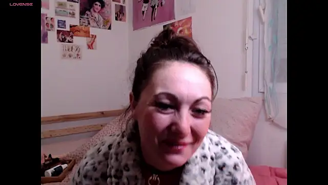 AdorahB3ll3 online show from October 14, 2025, 7:03 pm