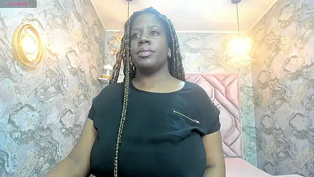 nefertiti ebony online show from October 15, 2025, 4:37 pm