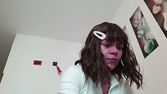 Snapshot of serena__vedette chatting on May 11, 2026, 2:45 pm serena vedette online show from May 11, 2026, 2:45 pm