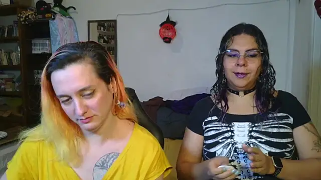 Evelan420 online show from November 4, 2025, 8:12 pm