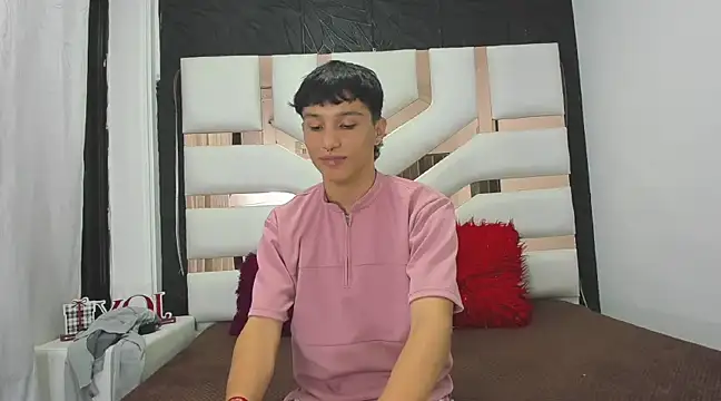Snapshot of MarckPassion chatting on February 21, 2025, 1:11 pm MarckPassion online show from February 21, 2025, 1:11 pm