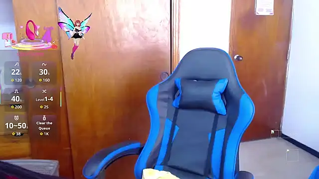 victoria adams07 online show from November 3, 2025, 7:50 pm