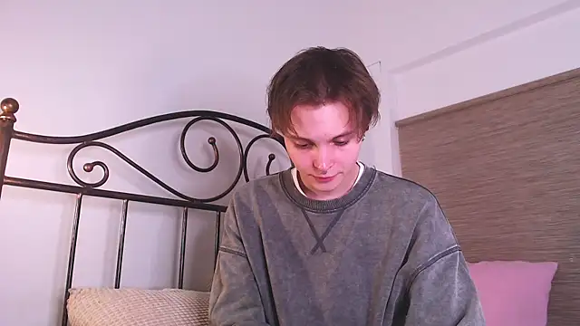 Snapshot of DemianEnglen chatting on June 19, 2026, 12:11 pm DemianEnglen online show from June 19, 2026, 12:11 pm