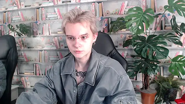 Snapshot of DemianEnglen chatting on March 18, 2025, 8:16 pm DemianEnglen online show from March 18, 2025, 8:16 pm