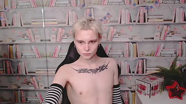 Snapshot of DemianEnglen chatting on March 2, 2025, 8:35 pm DemianEnglen online show from March 2, 2025, 8:35 pm
