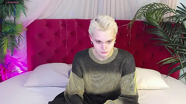 Snapshot of DemianEnglen chatting on February 1, 2025, 8:37 pm DemianEnglen online show from February 1, 2025, 8:37 pm