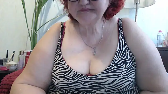 Snapshot of DeniseeRosea chatting on May 24, 2026, 8:25 am DeniseeRosea online show from May 24, 2026, 8:25 am