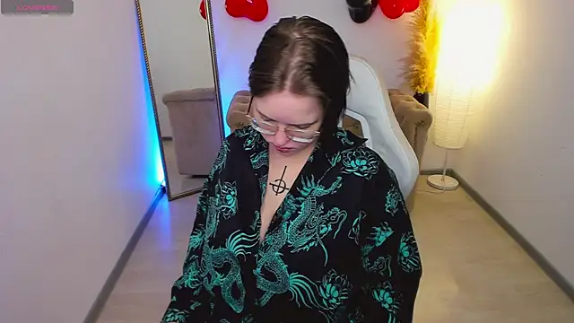 Manic pixie  online show from February 12, 2026, 3:34 pm