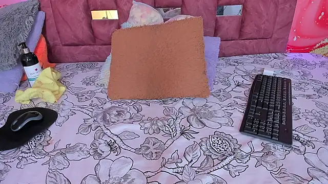 scarlett  evans  online show from March 20, 2025, 9:24 pm