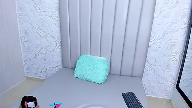 Snapshot of LindaHooker chatting on January 10, 2026, 5:47 am LindaHooker online show from January 10, 2026, 5:47 am