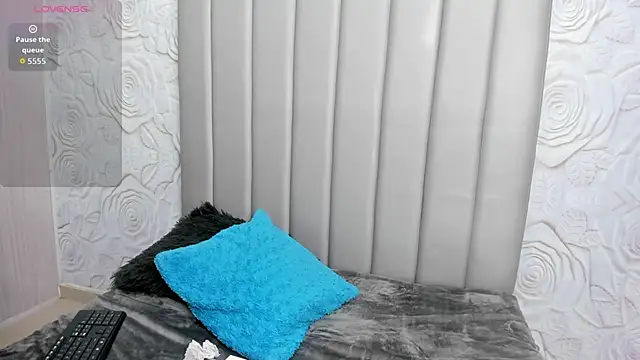 Snapshot of LindaHooker chatting on February 5, 2026, 6:09 am LindaHooker online show from February 5, 2026, 6:09 am