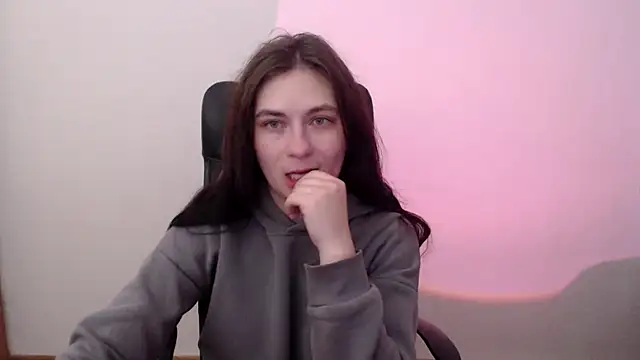 AmandaJi  online show from December 4, 2025, 7:07 am