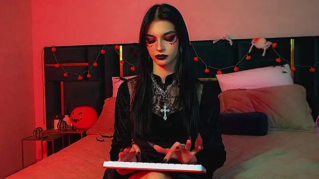 Snapshot of BeverlyMost chatting on October 29, 2025, 6:29 pm BeverlyMost online show from October 29, 2025, 6:29 pm