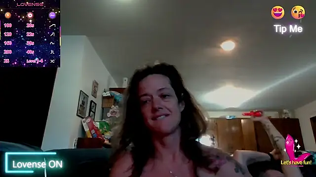 Snapshot of krash_n_babi chatting on November 23, 2025, 5:01 pm krash n babi online show from November 23, 2025, 5:01 pm