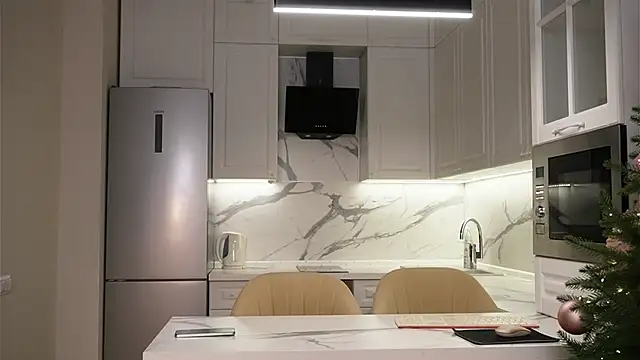 Snapshot of Sofa_01 chatting on January 7, 2026, 2:44 pm Sofa 01 online show from January 7, 2026, 2:44 pm