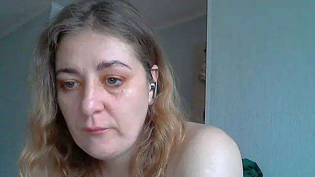 WriterInna44 online show from March 18, 2025, 11:22 am