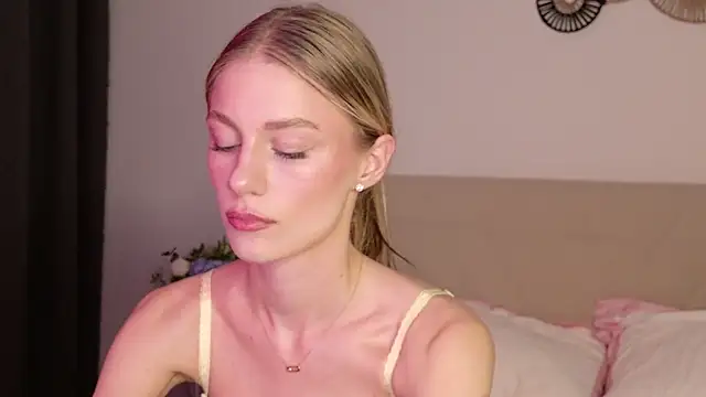 GabriellaOlsen online show from May 12, 2026, 5:19 pm